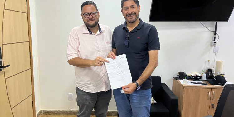 Vereador Márcio Pacele reforça atuação junto à Seinfra e leva novas demandas da capital e distritos