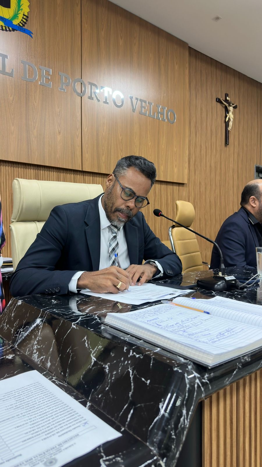 Dr. Santana questiona licitação de R$ 5 milhões para corrida de rua após decreto de contenção de gastos em Porto Velho