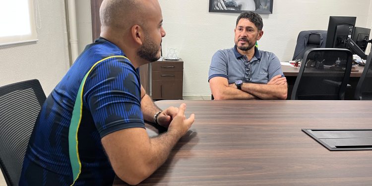 Complexo esportivo de Extrema avança com acompanhamento de Márcio Pacele em reunião na SMCL
