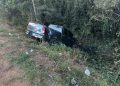 Idoso perde controle de caminhonete ao tentar evitar batida e sofre capotamento na BR-364 em Jaru