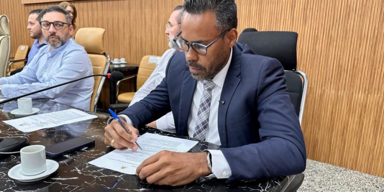 Dr. Santana convoca audiência pública para discutir contas de energia, medidores aéreos e apagões em Porto Velho