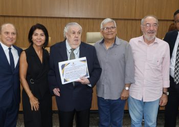 Dr. Santana entrega Título de Cidadão Honorário a Pedro Origa Neto em reconhecimento por sua contribuição a Porto Velho