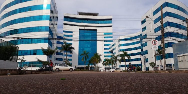 Governo de Rondônia remaneja R$ 231,5 milhões da Saúde e altera destinação de recursos previstos para o Heuro