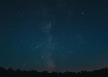 Chuva de meteoros poderá ser vista em Rondônia durante a madrugada desta sexta-feira